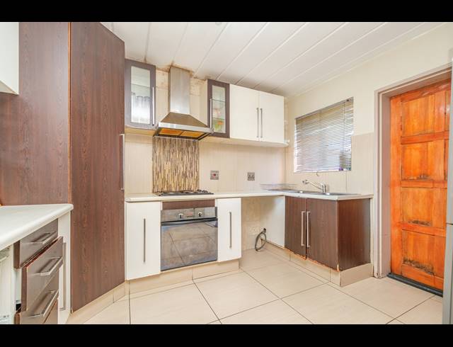 2 BEDROOM DUPLEX FOR SALE IN BLACKHEATH